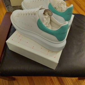 Brand new Alexander McQueen mens chunky sneakers size 9 1/2